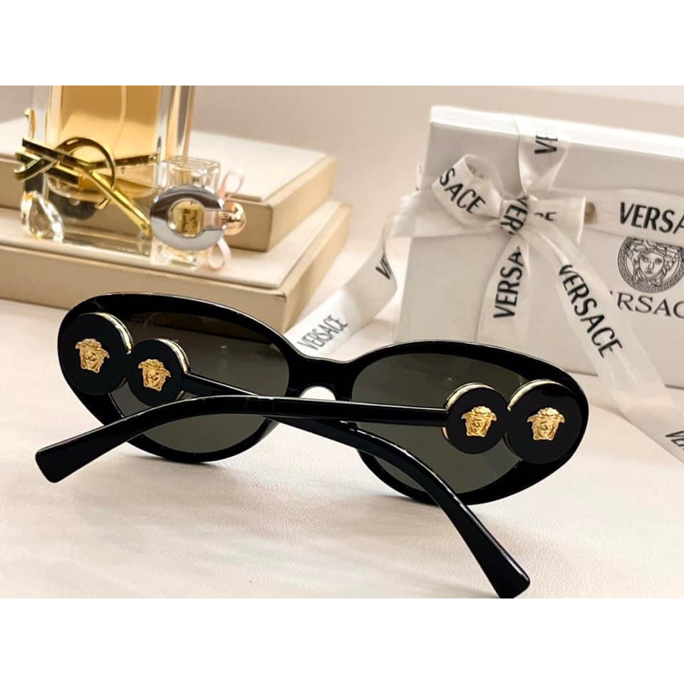 Kính mát Versace viền đen, tròng xám tối, càng Logo VE4433U GB1/87 Black