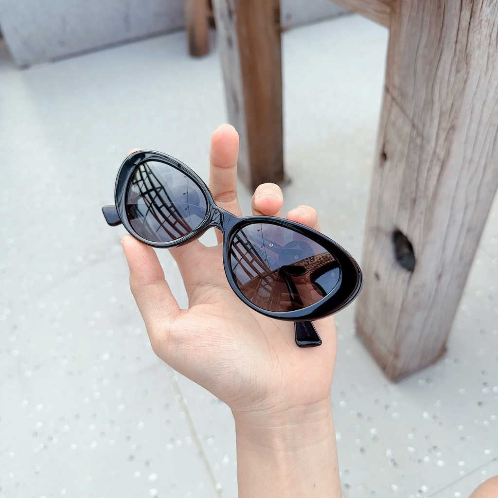 Kính mát Versace viền đen, tròng xám tối, càng Logo VE4433U GB1/87 Black