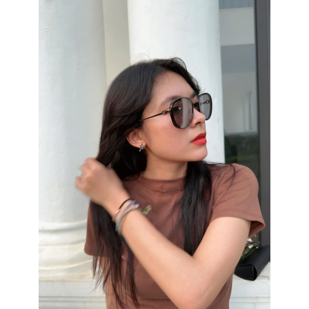 Kính mát nữ Salvatore Ferragamo viền đen, mắt đen SF213SK  Black/Dark