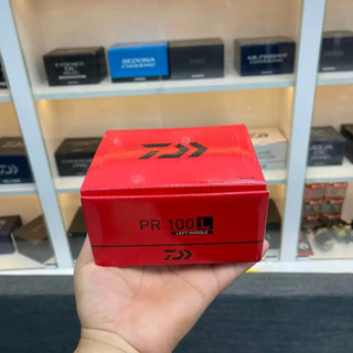 Máy Câu Ngang Daiwa PR100 - Máy đỏ