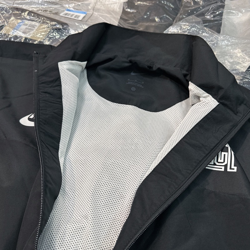 Áo khoác n!ke force 2023 “FB6980-010”