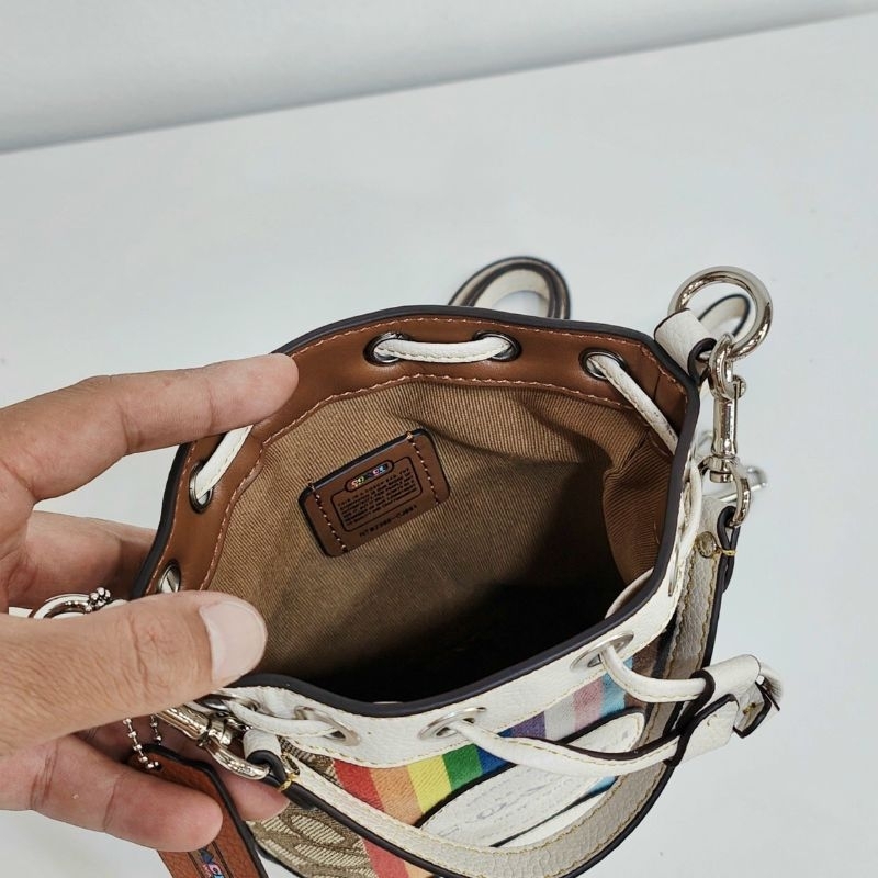 Coach Mini Dempsey Bucket Bag In Signature Jacquard With Rainbow Stripe And Coach Patch CJ661✨đeo chéo siêu dễ thương