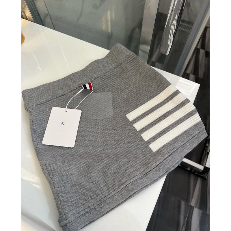 Set áo khoác Cardigan Thom + Chân váy Thom