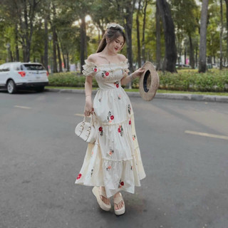Đầm xòe trễ vai dáng dài
