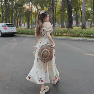 Đầm xòe trễ vai dáng dài