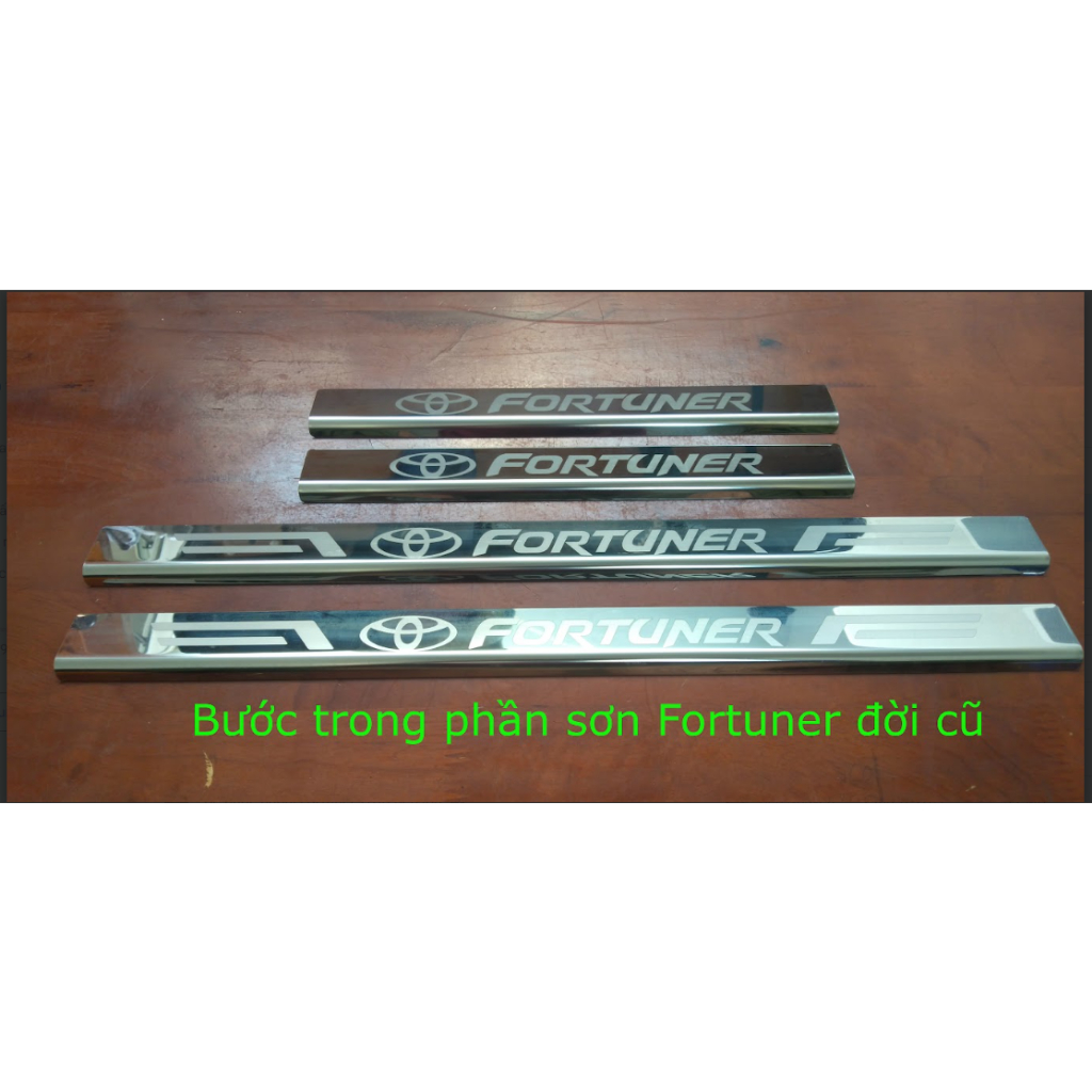 Bộ nẹp bước chân, ốp bậc cửa trong, ngoài xe TOYOTA Fortuner 2005-2015 đời xe cũ