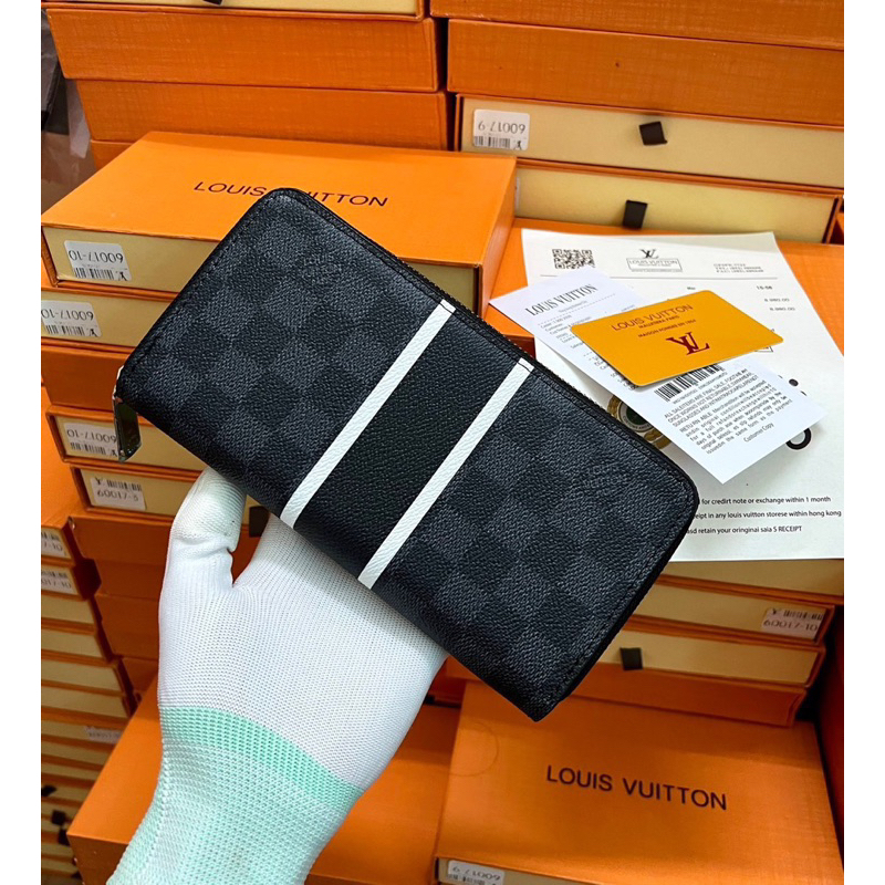 Ví cầm tay Lv nam Fullbox hộp giấy thẻ , chất liệu da pu mềm mịn , thiết kế sang trọng