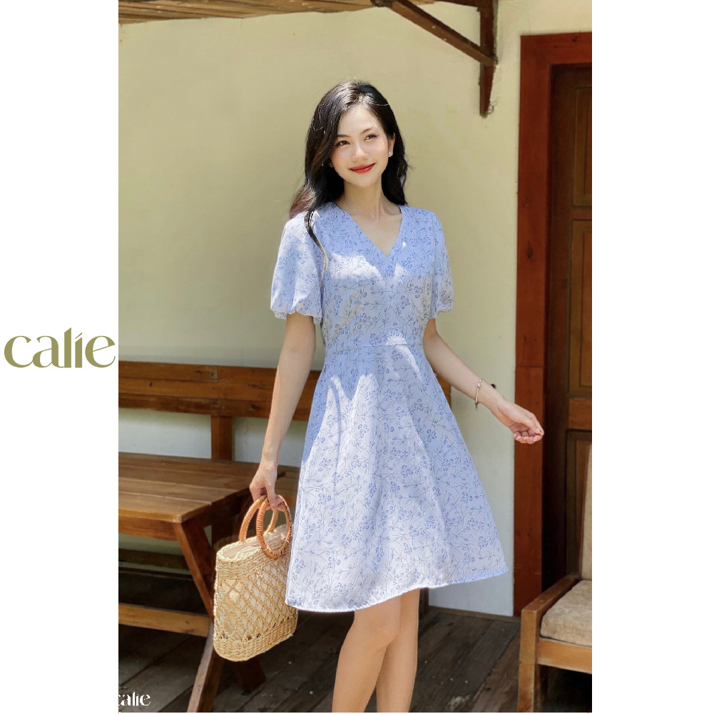 Váy dáng A vạt lệch cổ V tay bo hoạ tiết hoa nhí CALIE VA301