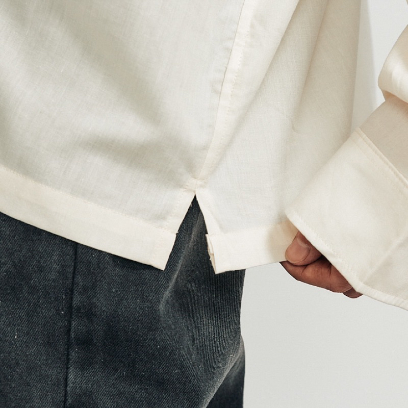 Áo Sơmi Tay Dài Phom Rộng Thoải Mái FVNXY Phối Màu Đen và Kem Sang Chảnh - ATD SHIRT