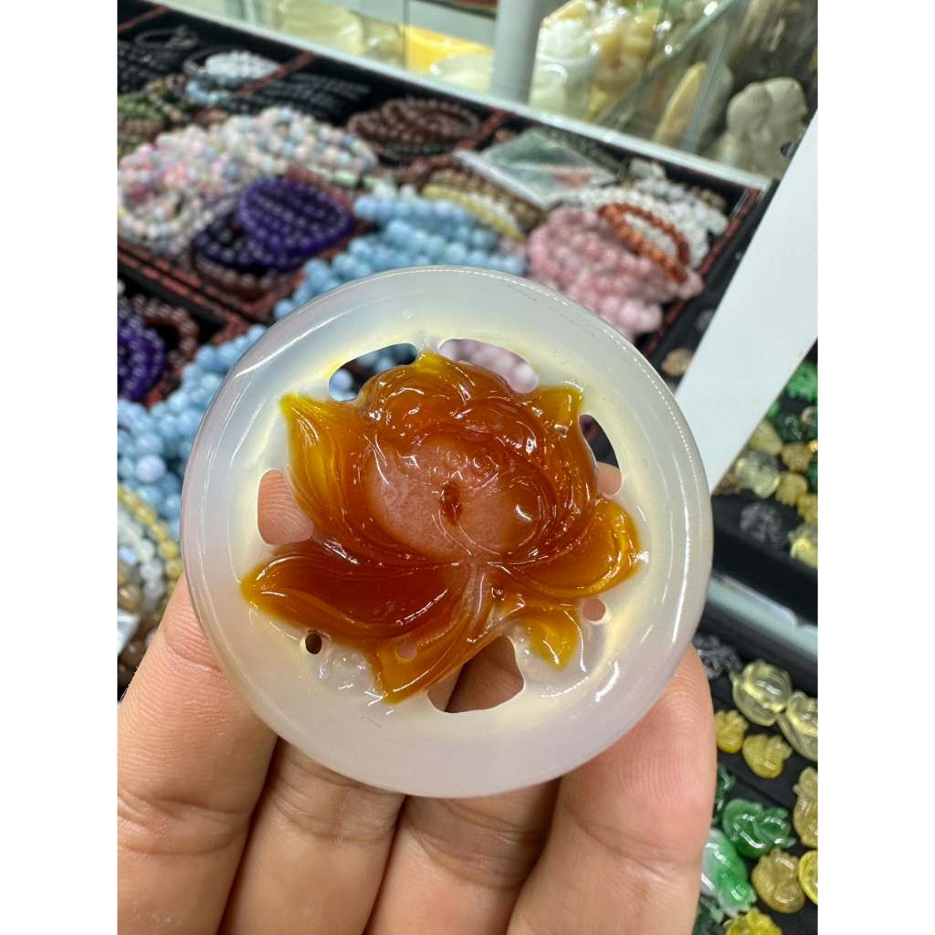 Mặt dây chuyền hoa sen phong thủy đá ngọc và mã não