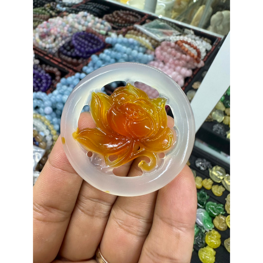 Mặt dây chuyền hoa sen phong thủy đá ngọc và mã não