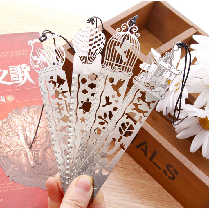 Thước kẻ kiêm dụng cụ đánh dấu trang sách thiết kế độc lạ PVN1966