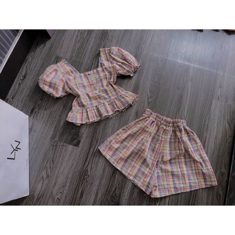 Set Bộ Xốp Hồng Tay Phồng Cúc Bọc + Quần Short Xoè Rộng