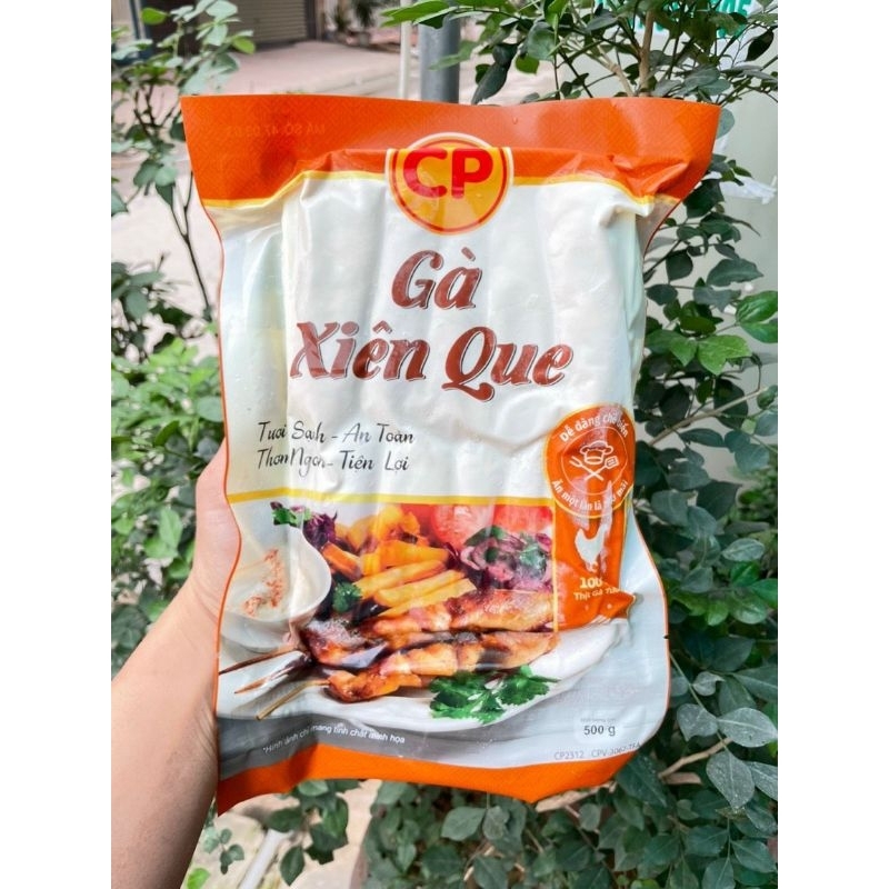 Gà xiên que CP gói 500gr 10 xiên. CHỈ SHIP HỎA TỐC HÀ NỘI. Thịt gà xiên que CP Rã đông, chiên nướng 4-5 phút là chén