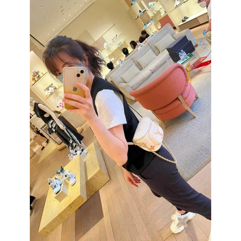 Túi đeo chéo LV bumbag mini size 17cm tag vàng kèm ngăn nhỏ xinh xắn cá tính hoạ tiết hoa W266-17