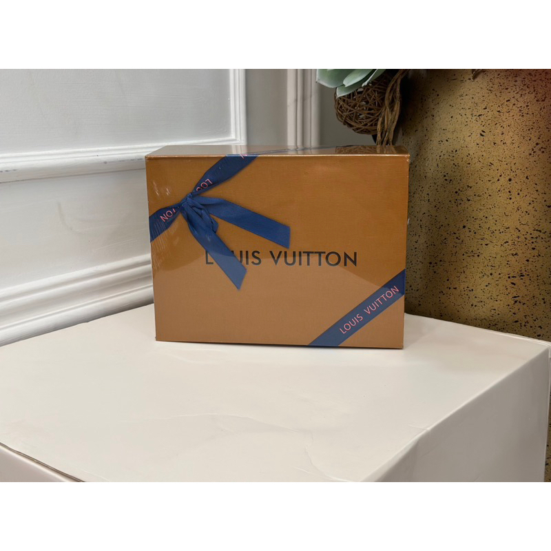 Túi đeo chéo LV bumbag mini size 17cm tag vàng kèm ngăn nhỏ xinh xắn cá tính hoạ tiết hoa W266-17