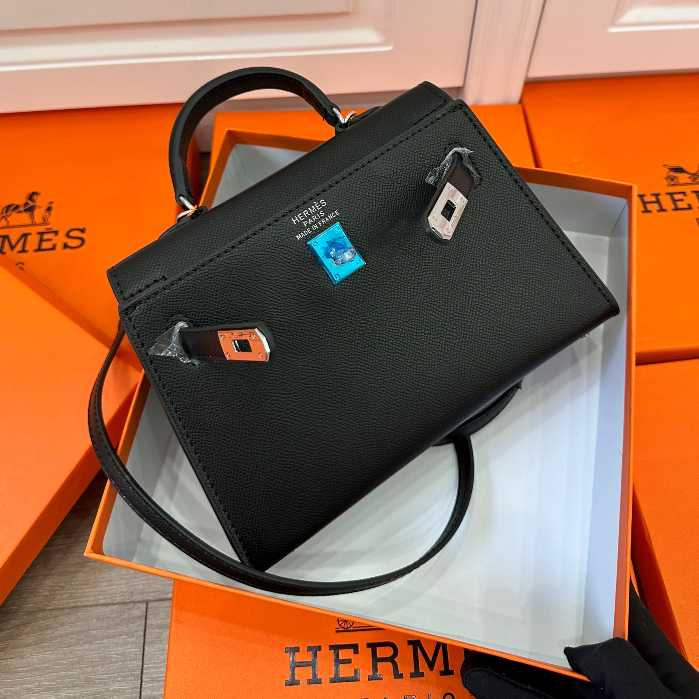 Túi Xách Nữ Cao Cấp Đeo Chéo Thời Trang H〽️ size 22cm L01030 LAROSE