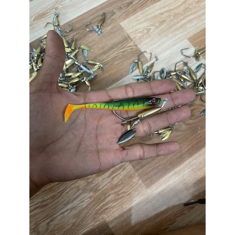 Lưỡi thủ công ar15 mẫu VV-LURE mới, giữ cá và sốc cá tốt.