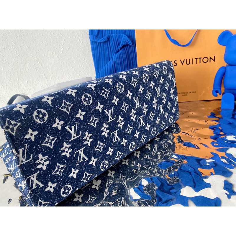 Túi quai xách Tote Lv Onthego vảu denim tag kim loại size 35 vừa đẹp cho du lịch và văn phòng W266-35