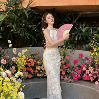 VÁY REN BÚT CHÌ CỔ YẾM ĐÍNH HOA RƠI NỔI 130623