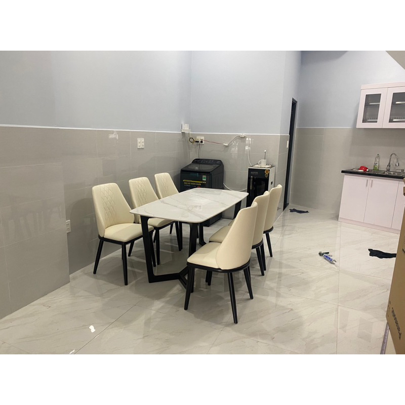 Bộ bàn ăn mặt đá ceramic và ghế bọc da cao cấp
