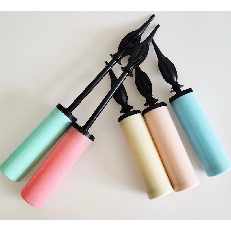 Dụng cụ bơm bóng cầm tay