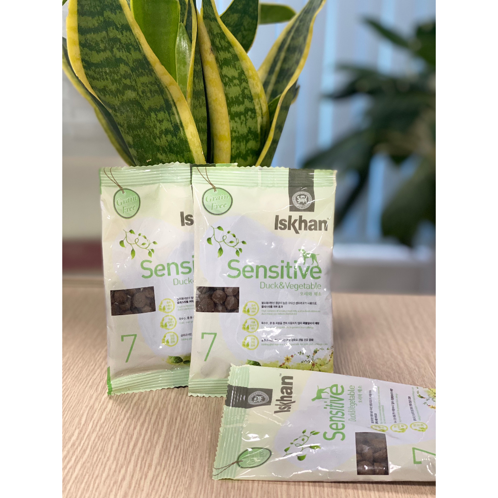 Thức ăn cho chó mèo