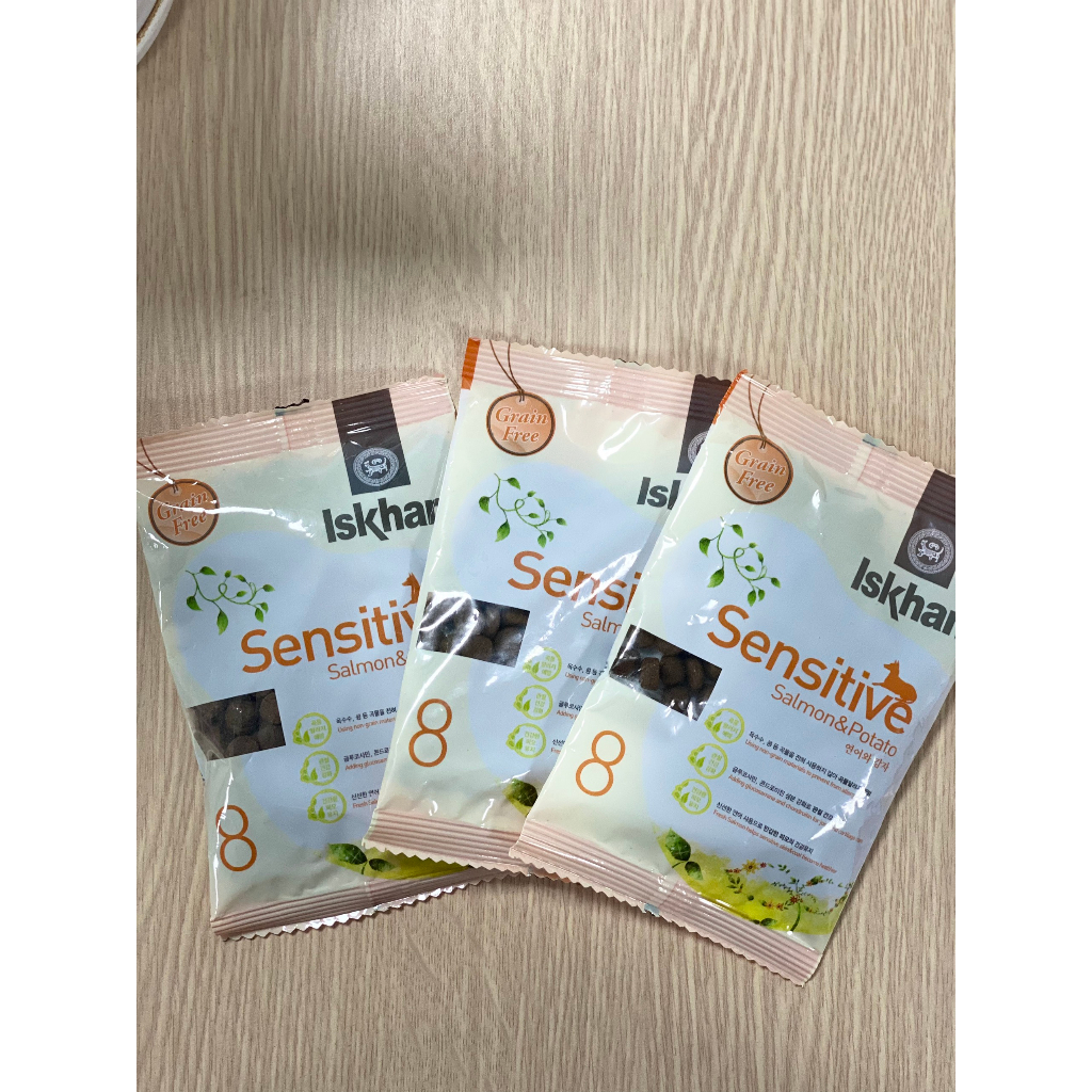 Thức ăn cho chó mèo