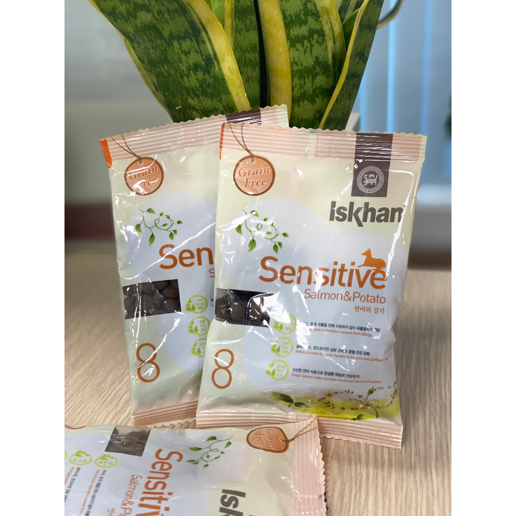 Thức ăn cho chó mèo