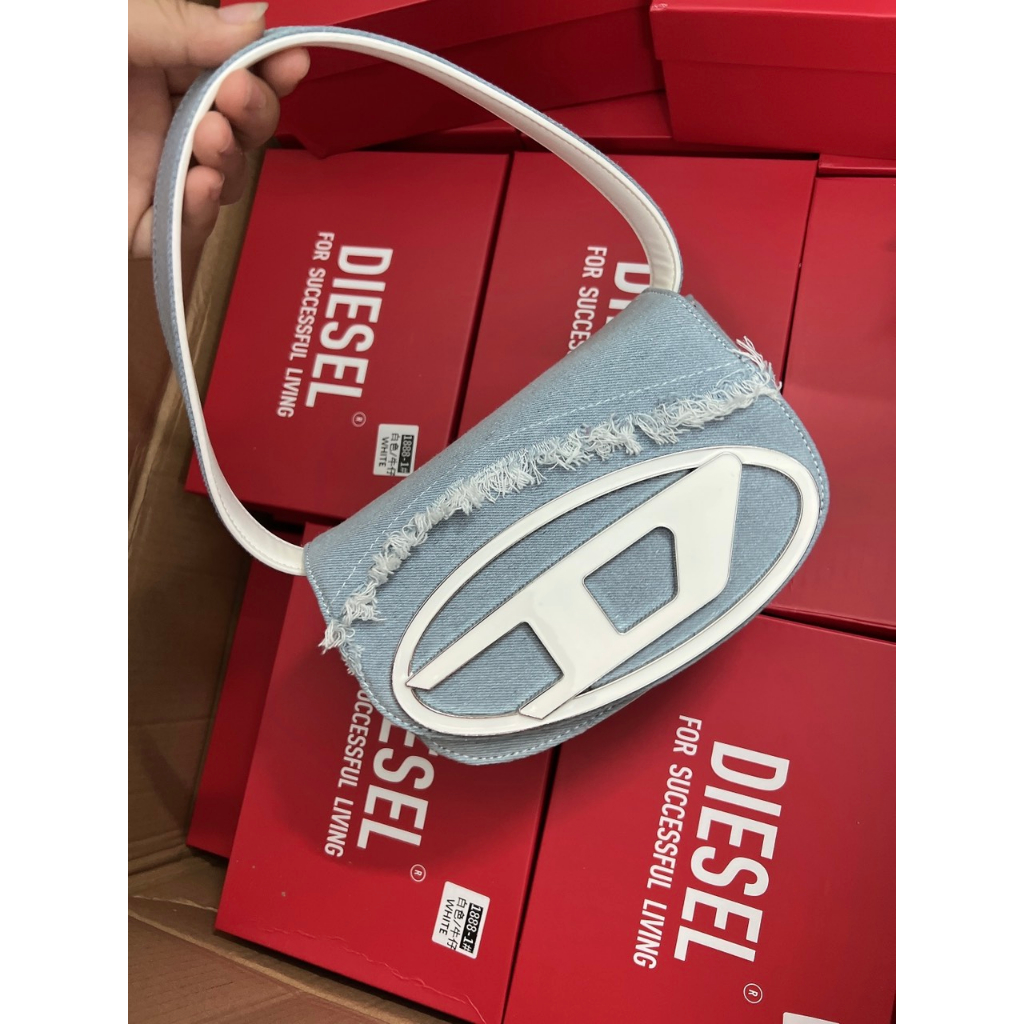 Diesel KẸP NÁCH sz 14 và sz 20 đeo chéo Hàng QC chất siêu đẹp,tag kim loại cực xinh