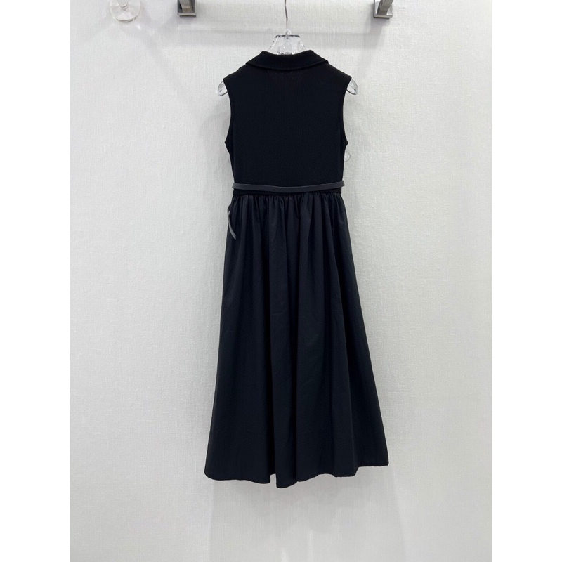 Đầm dài khôngbtay cổ ké khoá phong cách cao cấp Prada 2023