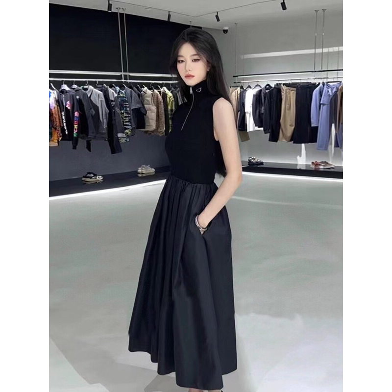 Đầm dài khôngbtay cổ ké khoá phong cách cao cấp Prada 2023