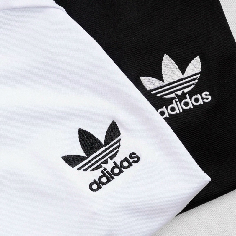 Áo Adidas tay ngắn logo thêu 3 lá trước Ngực