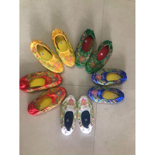 Giày hầu đồng , tế lễ vải gấm thêu hoạ tiết đủ màu