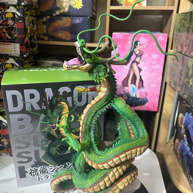 Mô hình rồng thần xanh lá cây ngẩng cao đầu