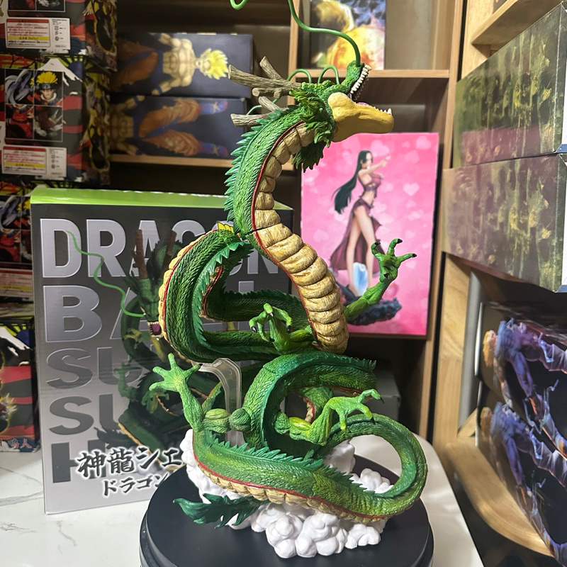 Mô hình rồng thần xanh lá cây ngẩng cao đầu