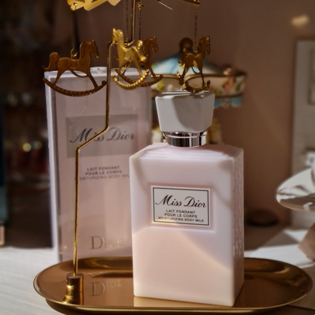 Dưỡng thể Lotion / sữa tắm hương nước hoa Miss Dior 200ml