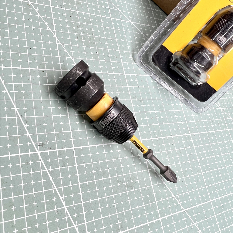 Đầu chuyển Bulong 1/2 sang vít 1/4 - DeWalt DT7508 1/2in Drive to 1/4in Hex Impact Adaptor