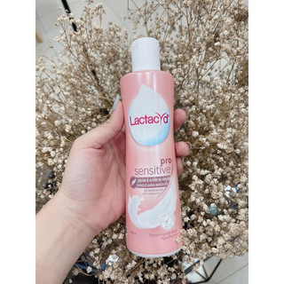 Dung Dịch Vệ Sinh Phụ Nữ Lactacyd Pro Sensitive 150ml