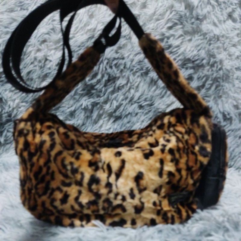 Túi M58 si hiệu PORTER Nhật hoạ tiết da báo dáng bao tử, đeo chéo, đeo vai 30cmx20cmx10cm