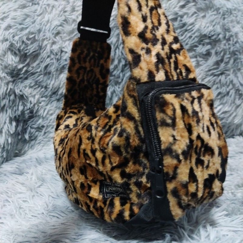 Túi M58 si hiệu PORTER Nhật hoạ tiết da báo dáng bao tử, đeo chéo, đeo vai 30cmx20cmx10cm