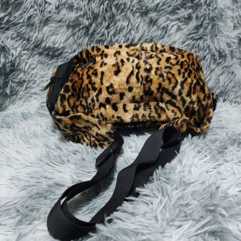 Túi M58 si hiệu PORTER Nhật hoạ tiết da báo dáng bao tử, đeo chéo, đeo vai 30cmx20cmx10cm