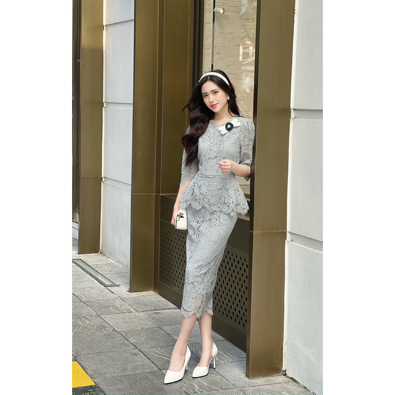 Đầm Ren Dáng Peplum Cổ Tròn Đính Nơ Hoa Ngọc Thiết Kế Sarah Có Lót Trong Dày Dặn Đứng Form Tôn Dáng Thanh Lịch