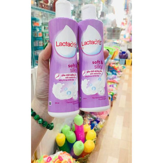 Dung Dịch Vệ Sinh Phụ Nữ Lactacyd Soft & Silky 250ml