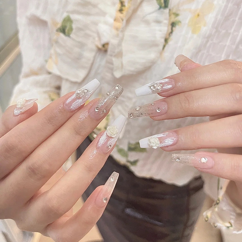 Nail box cô dâu, Móng tay giả đính đá màu trắng, Móng giả dài nhọn đính nơ, đính hoa, Nailbox thiết kế sang chảnh