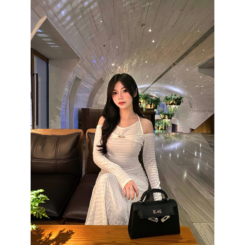 TAMI • Đầm váy maxi trễ vai tay cách điệu (D26)