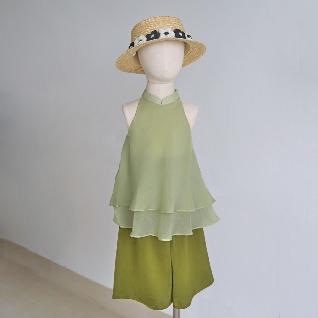 Set yếm Mạn Nhu xanh trơn P'ti chou cho bé gái - Chất liệu tơ lụa mát mẻ, điệu đà, sang trọng.