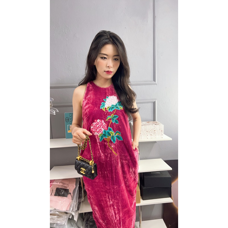 Váy nhung the hai dây thêu mẫu mới 2023 xem thêm các link khác