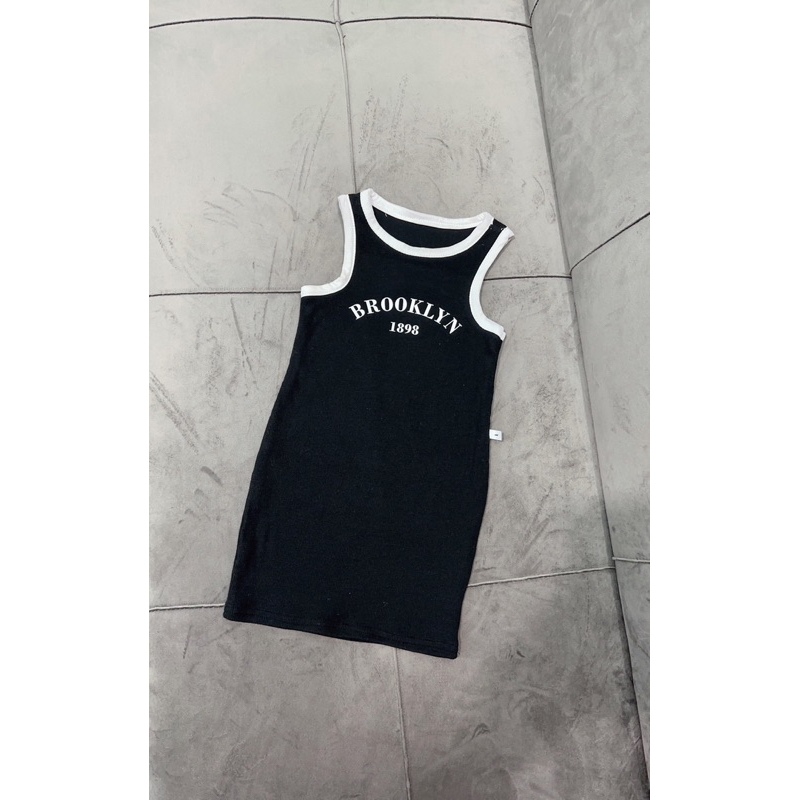 Váy ba lỗ cho bé gái