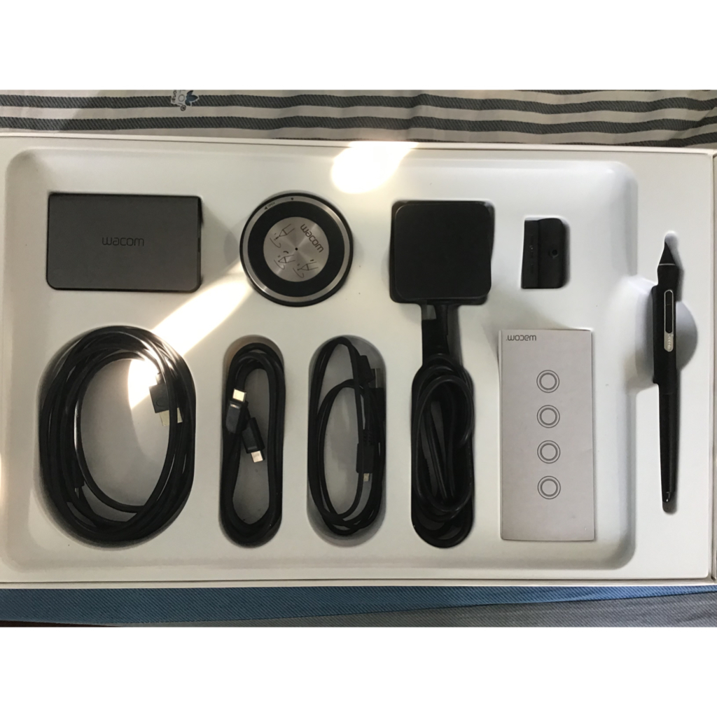 Bảng vẽ wacom cintiq pro 13 DTH-1320 Touch